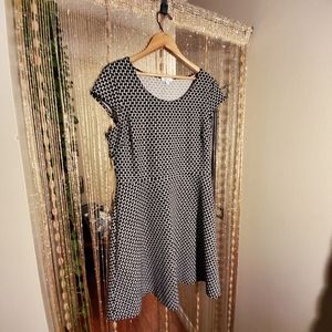 Black and white short sleeve skater dress